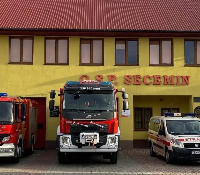 Gminne zawody sportowo-pożarnicze w Seceminie: OSP Czaryż na najwyższym stopniu podium