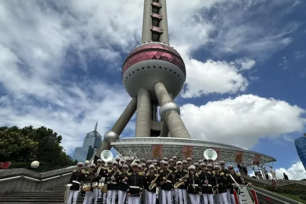 Koncert patriotyczny w Żabnie – Młodzieżowa Orkiestra Dęta OSP Krasocin poruszyła serca