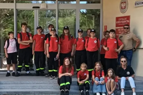 Młodzieżowa Drużyna Pożarnicza z Włoszczowy zwiedziła Centralne Muzeum Pożarnictwa w Mysłowicach