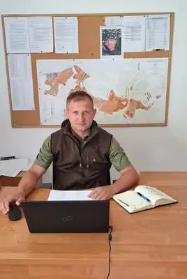 Leśnik z pasją: Łukasz Niemstak łączy pracę w lesie z grą w piłkę nożną