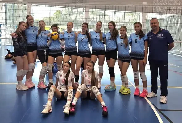 Siatkarska Kadra Świętokrzyskiego z Kluczewska rywalizuje we Włoszczowie