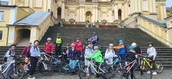 Rowerowa wyprawa klasy VI z Radkowa do Wambierzyc