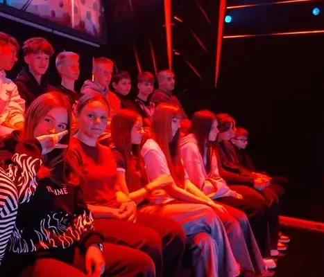 Uczniowie z Konieczna zwiedzili Stadion Narodowy i studio „The Voice Kids”