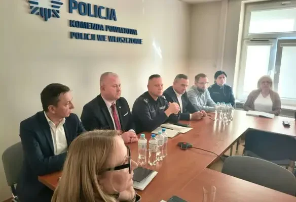 Włoszczowa: spotkanie w sprawie bezpieczeństwa uczniów. Patrole policji w szkołach