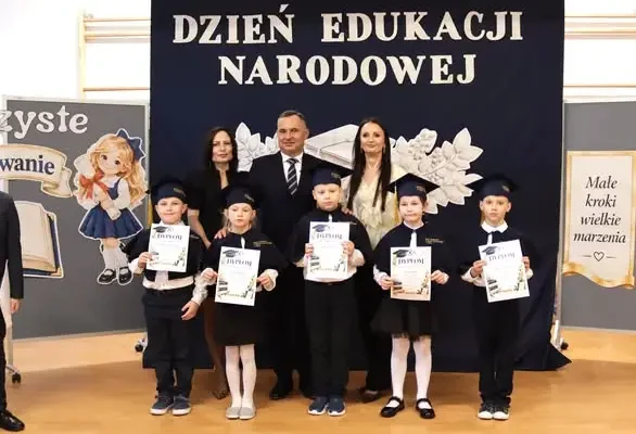 Ślubowanie pierwszaków i Dzień Edukacji Narodowej w Czarncy
