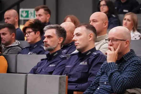 Kielce: konferencja o przeciwdziałaniu handlowi ludźmi w Świętokrzyskim Urzędzie Wojewódzkim
