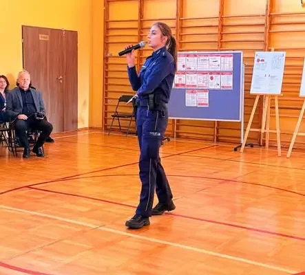 Włoszczowa: policjanci uczyli dzieci bezpieczeństwa podczas Krajowego Treningu Rodzinnego