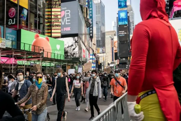 Młodzieżowa Orkiestra Dęta z Krasocina zagrała na Times Square przed Paradą Pułaskiego
